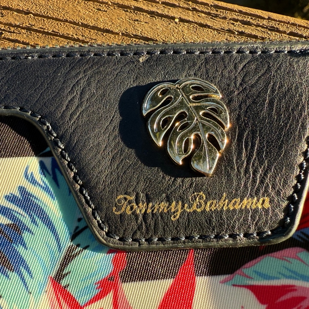 EUC Tommy Bahama Siesta Key Waterproof Striped Clutch